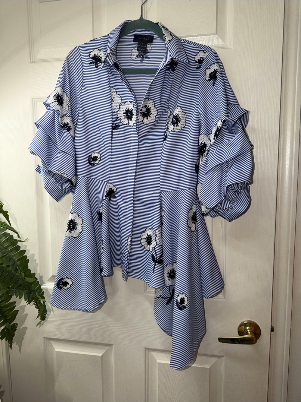 Gracia Blue & White Striped Floral Ruffle Button-Down Shirt